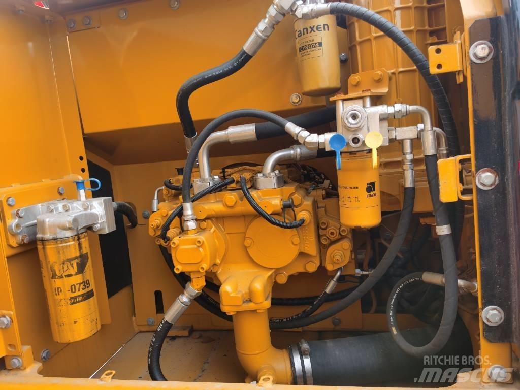 CAT 320 D2 Bandgrävare