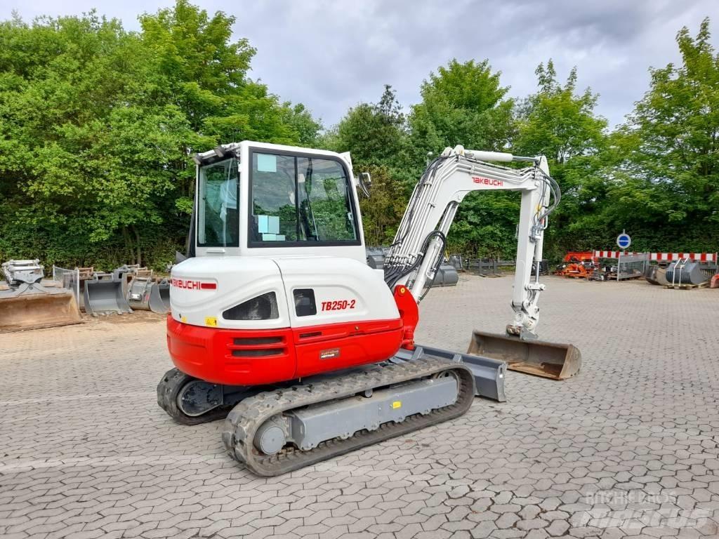 Takeuchi TB 250-2 Minigrävare < 7t