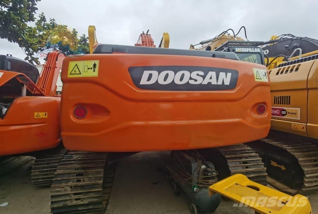 Doosan DX 225 LC Bandgrävare