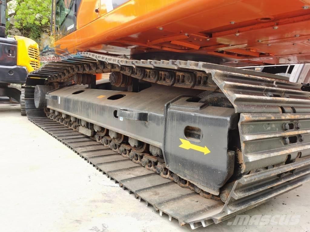 Doosan DX 225 LC Bandgrävare