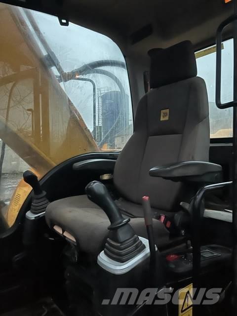 JCB JS 220 LC Bandgrävare