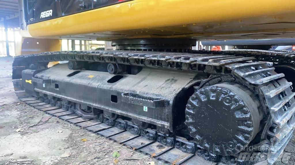 CAT 320D2L Bandgrävare