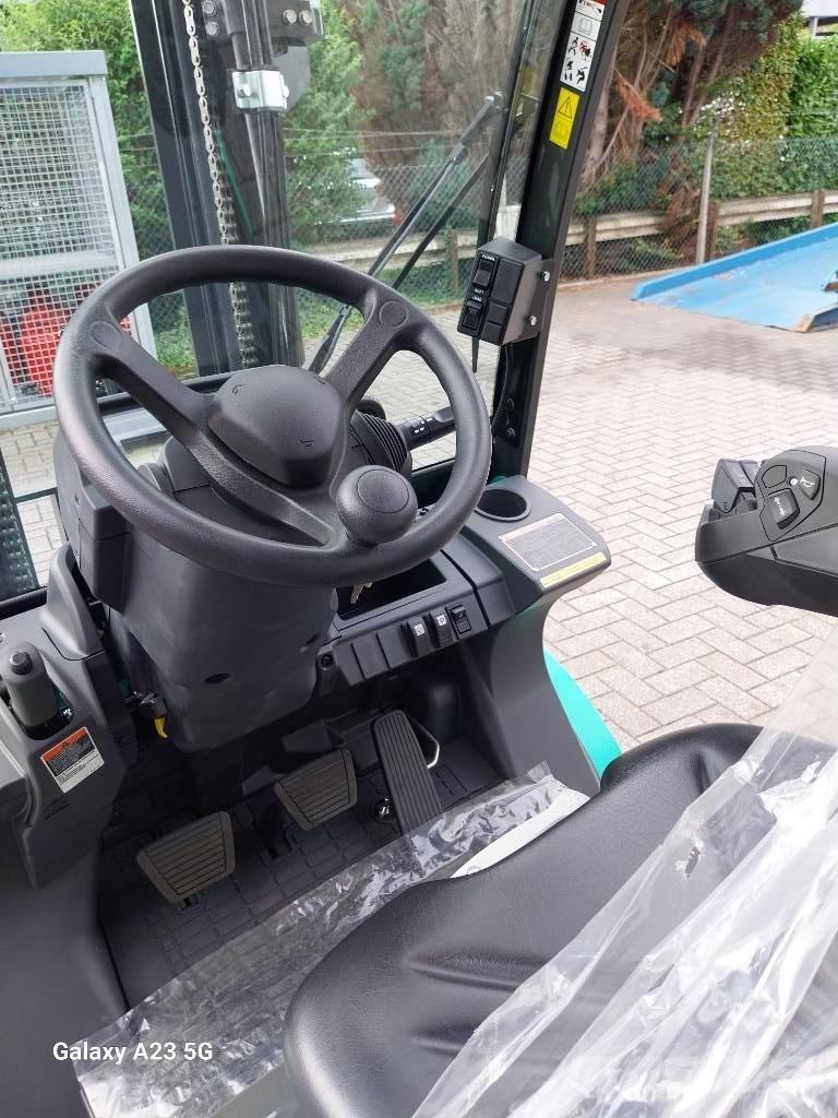 Mitsubishi FG 25 N Gasolmotviktstruckar