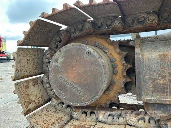 Doosan DX 300 LC-3 Bandgrävare