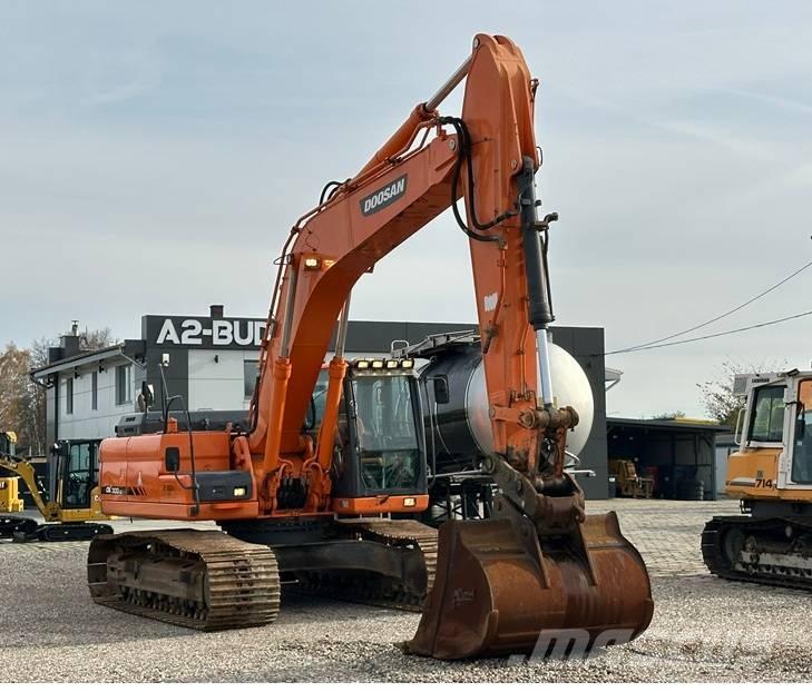 Doosan DX 300 LC-3 Bandgrävare
