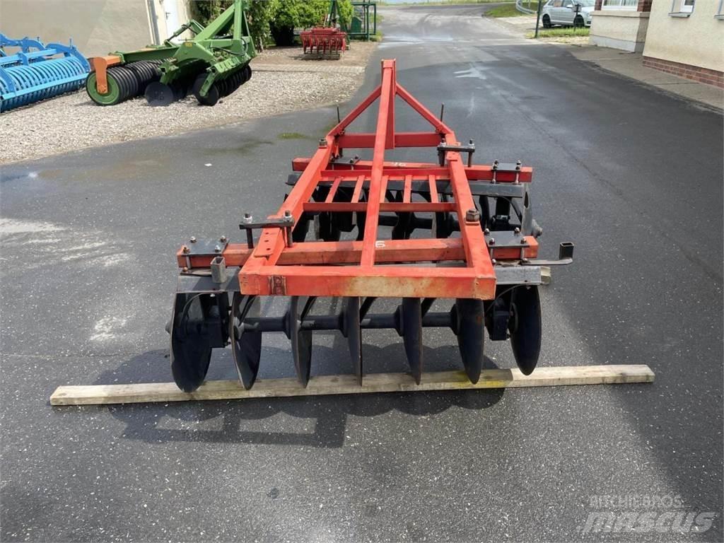 Akpil V 2  NEU Tallriksredskap