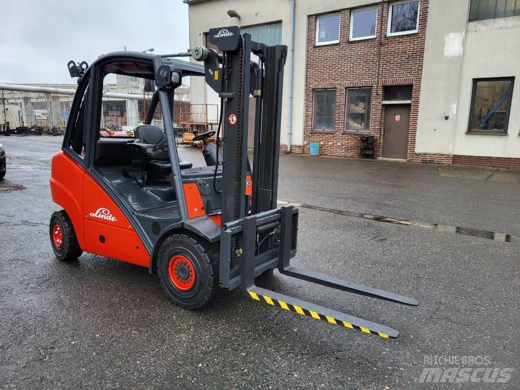 Linde H 30 T Gasolmotviktstruckar