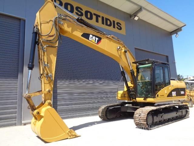 CAT 323 D L Bandgrävare