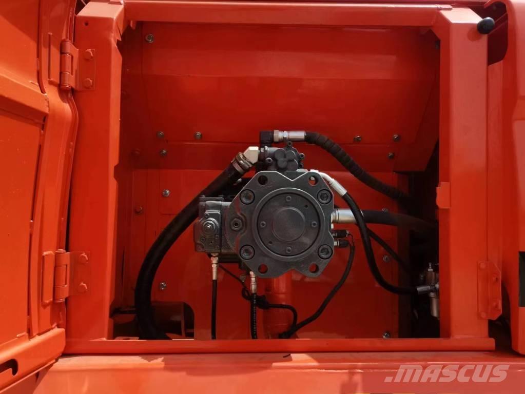 Doosan DX 300 Bandgrävare