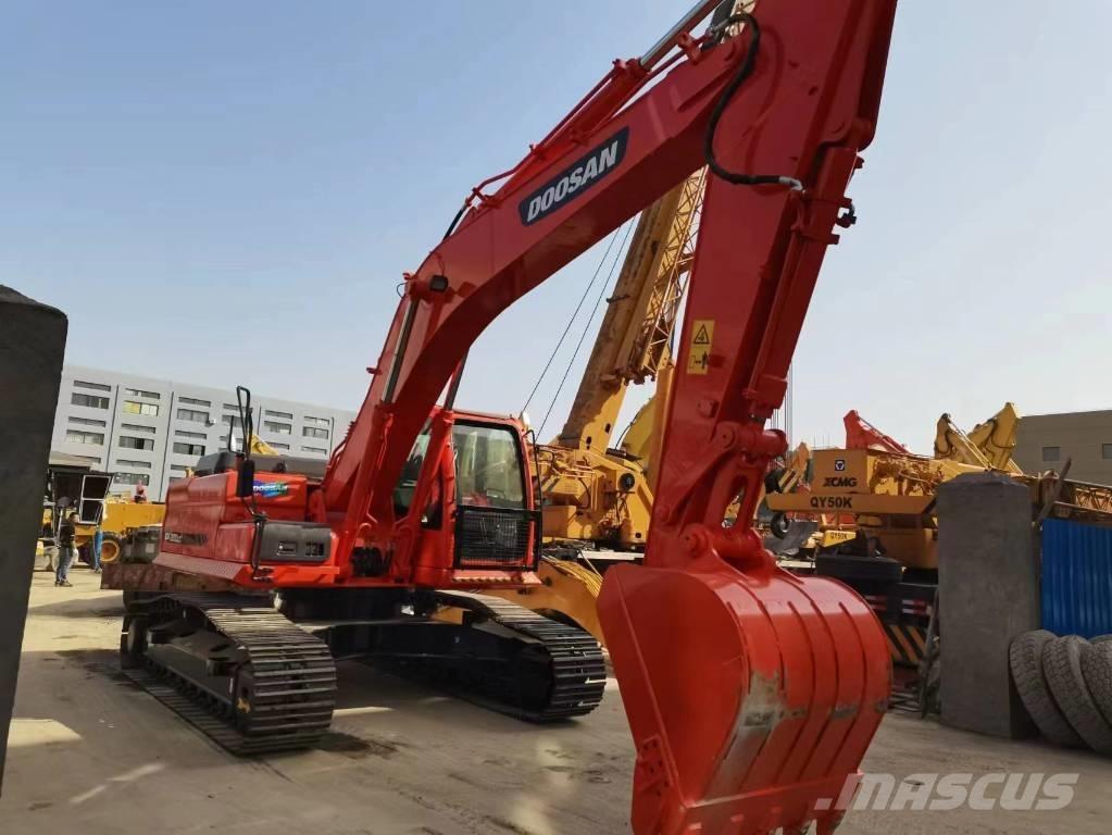 Doosan DX 300 Bandgrävare