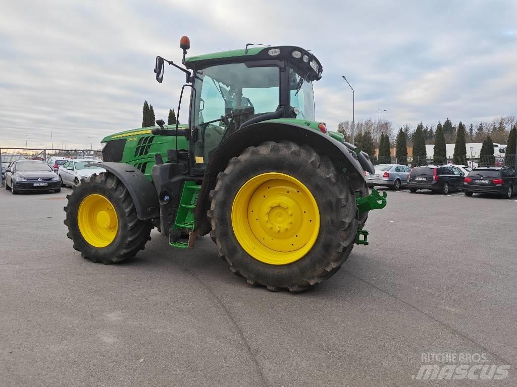 John Deere 6215 R Traktorer