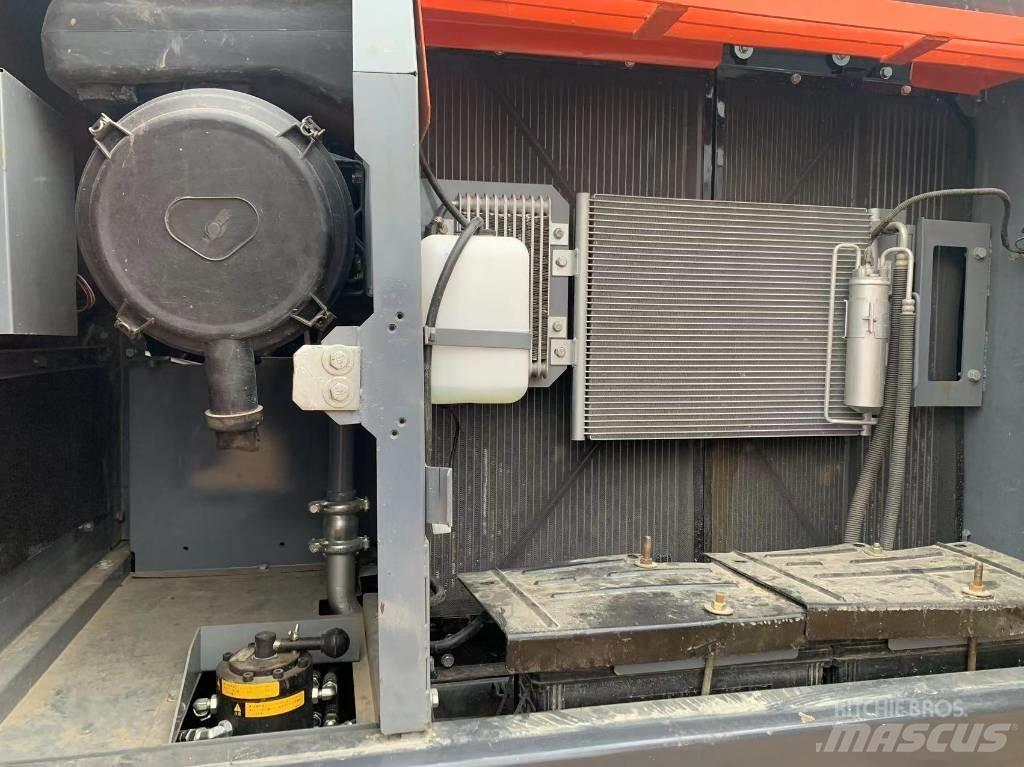 Hitachi ZX 200-3 Bandgrävare