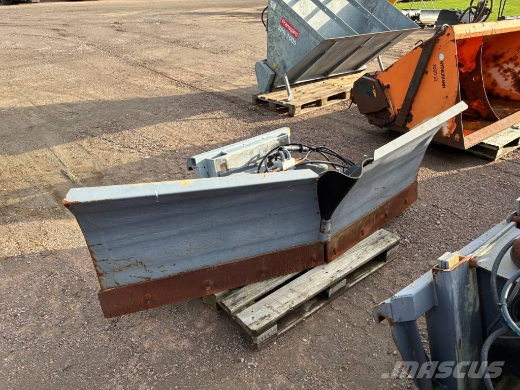 Siringe T2400 Snöplogar