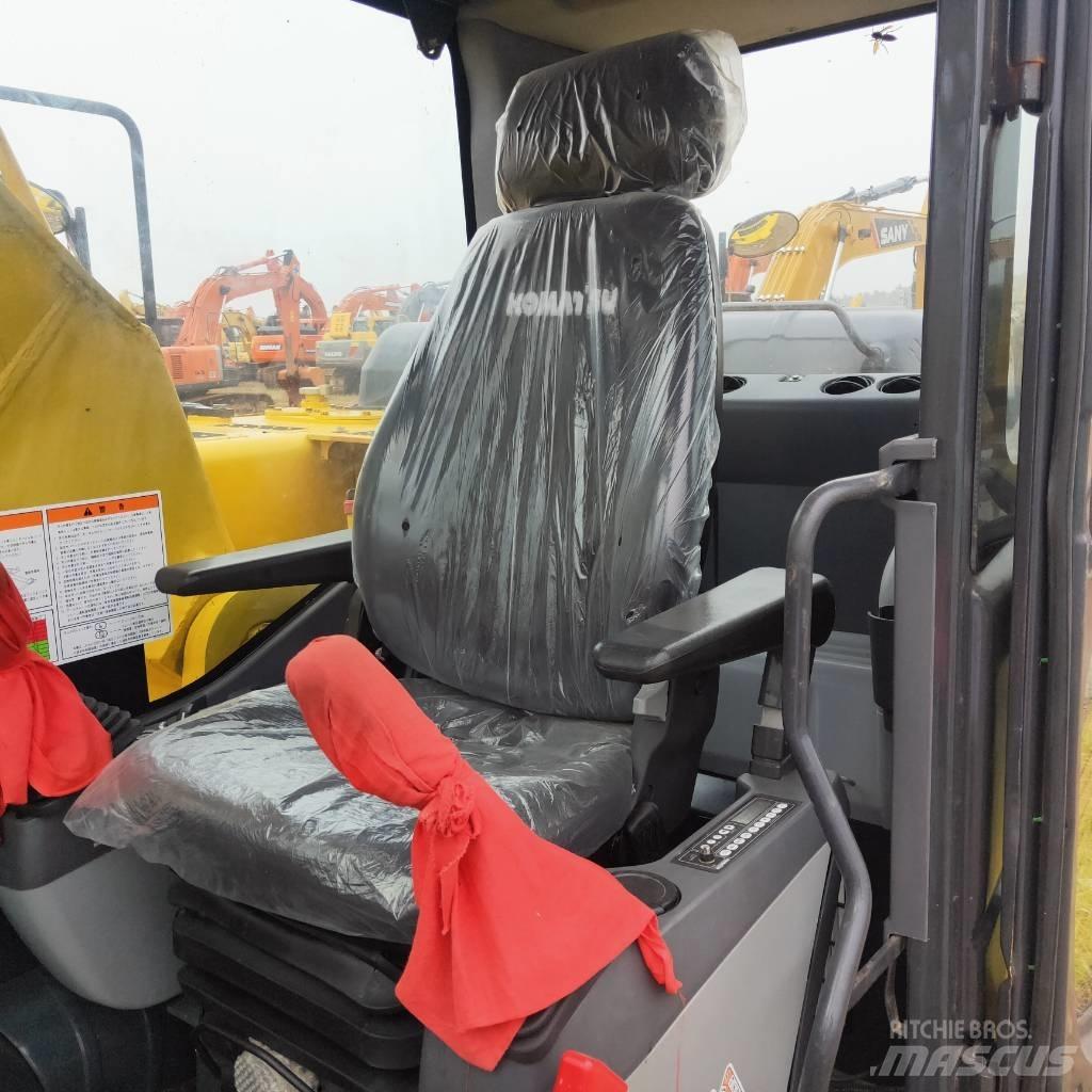Komatsu PC200-8 Bandgrävare