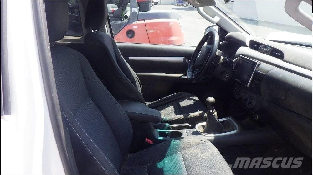 Toyota Hilux 4 Flakbilar/Pickuper