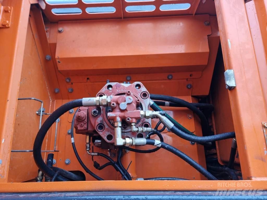 Doosan DX 255 LC Bandgrävare