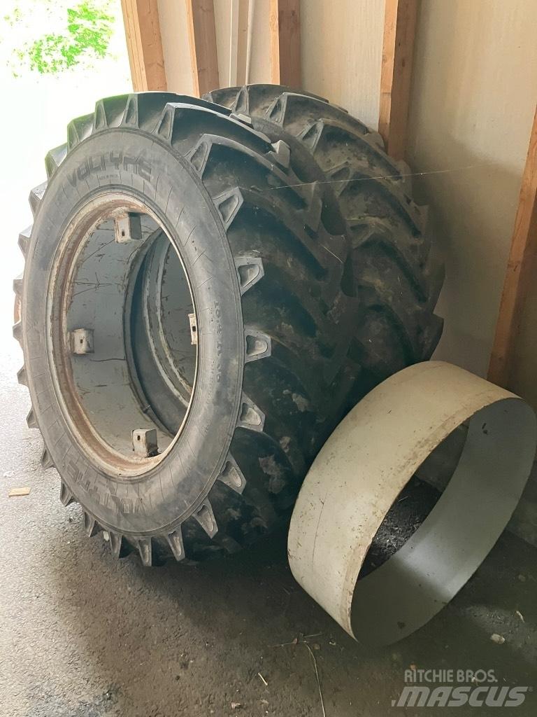  PARIPYÖRÄT 18.4R38 Däck, hjul och fälgar