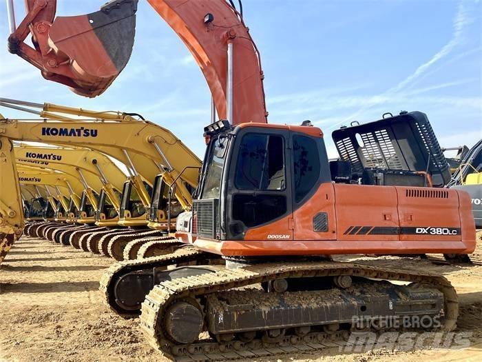 Doosan DX 380 LC Bandgrävare