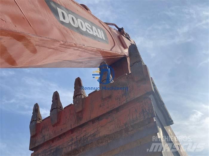 Doosan DX 380 LC Bandgrävare