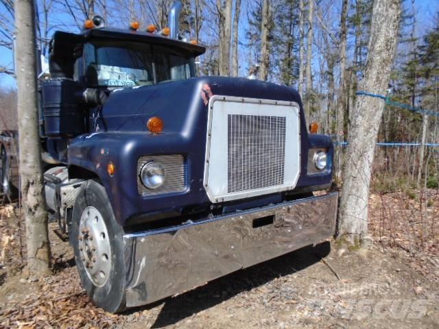 Mack RS797LST Bärgningsbilar