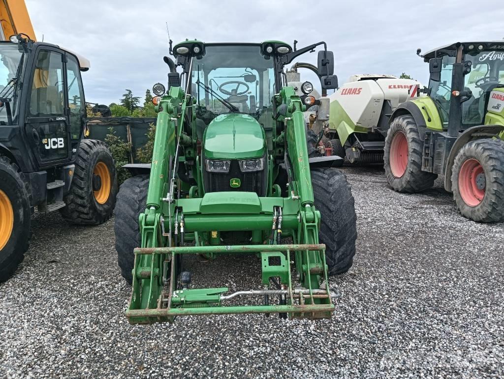 John Deere 5125 R Traktorer