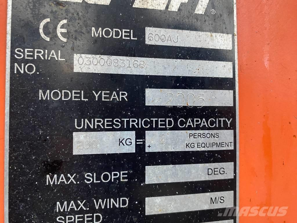 JLG 600 AJ Bomliftar