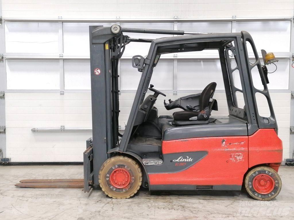 Linde E30L-01 Elmotviktstruckar
