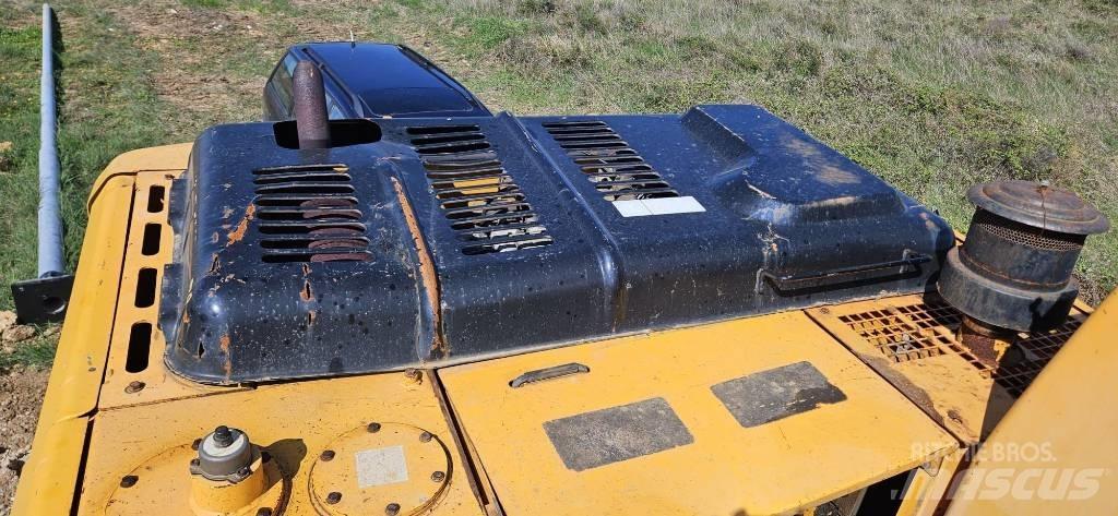 Hyundai R250LC Bandgrävare