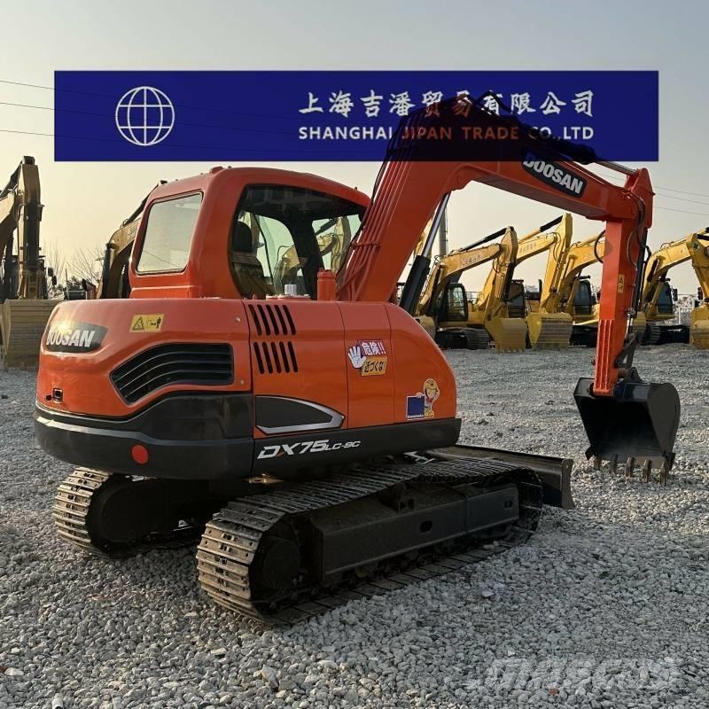 Doosan DX 75 Midigrävmaskiner 7t - 12t