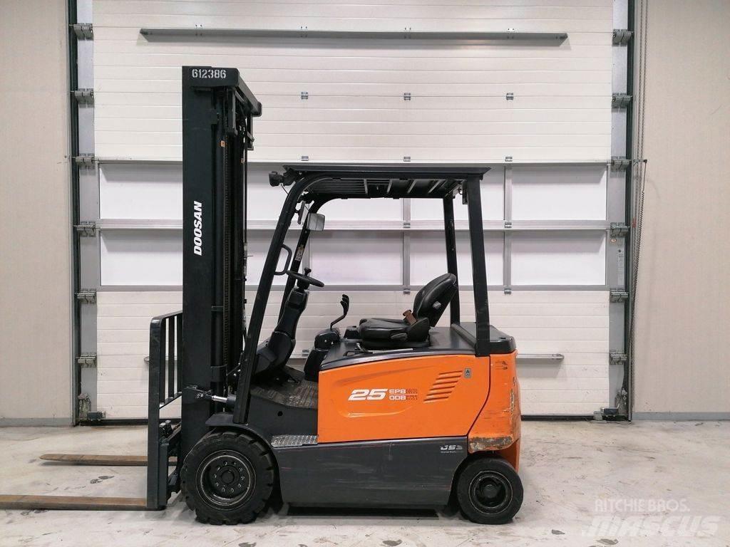 Doosan B25X-7 Elmotviktstruckar