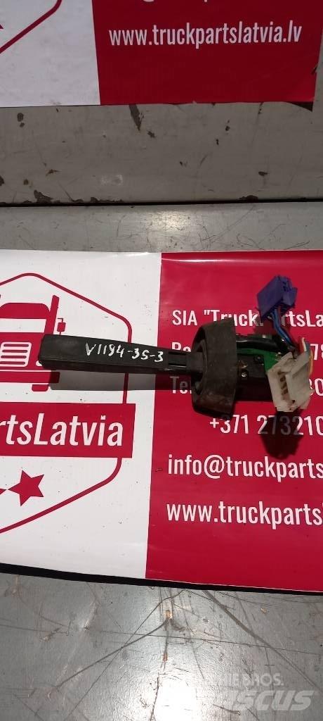 Volvo FH 12.   3172171 Hytter och interiör