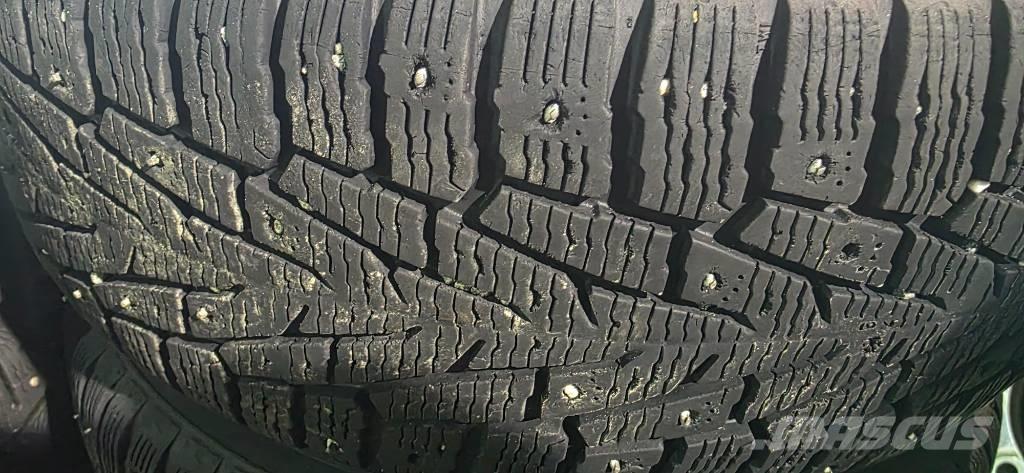 Toyota Hilux Flakbilar/Pickuper