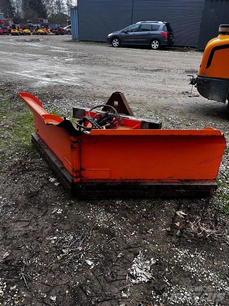 Pronar PUV 2800 Snöblad och plogar
