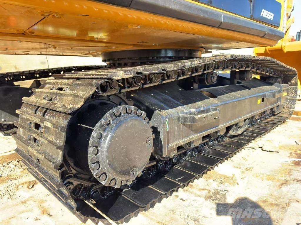 CAT 325 D L Bandgrävare