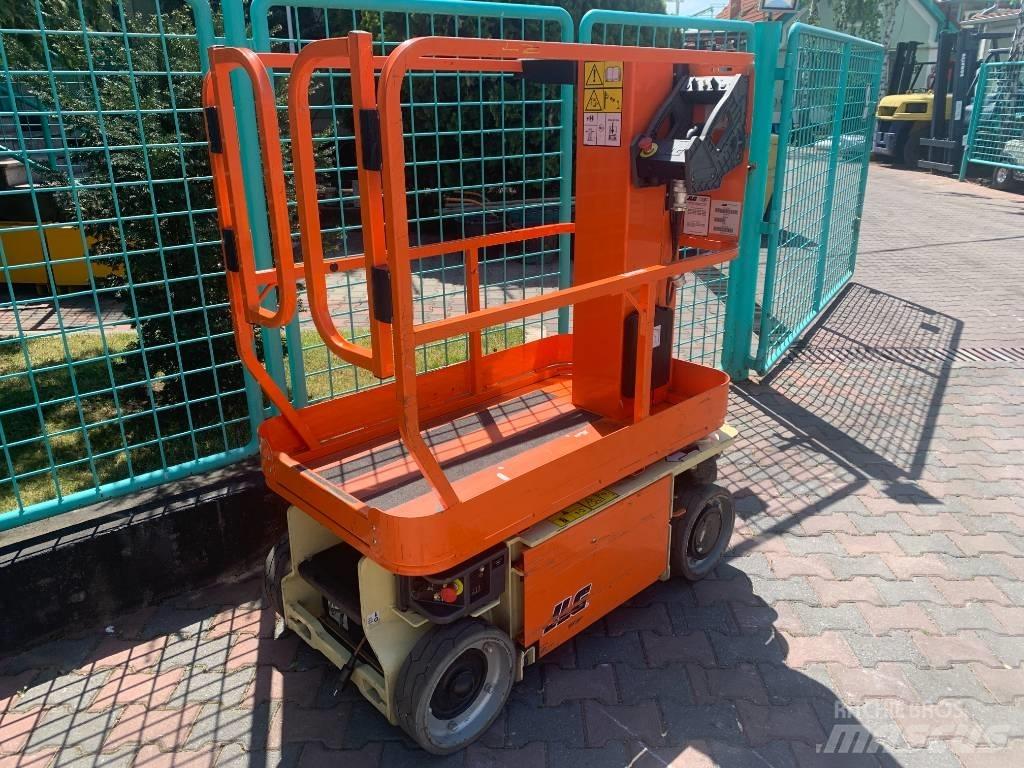 JLG 1230ES      V-3373 Personhissar och andra hissar