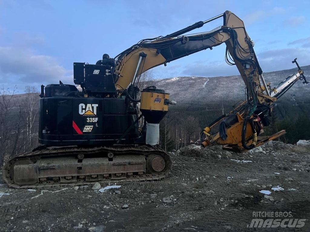 CAT 335 F L CR Borrutrustning för ytborrning