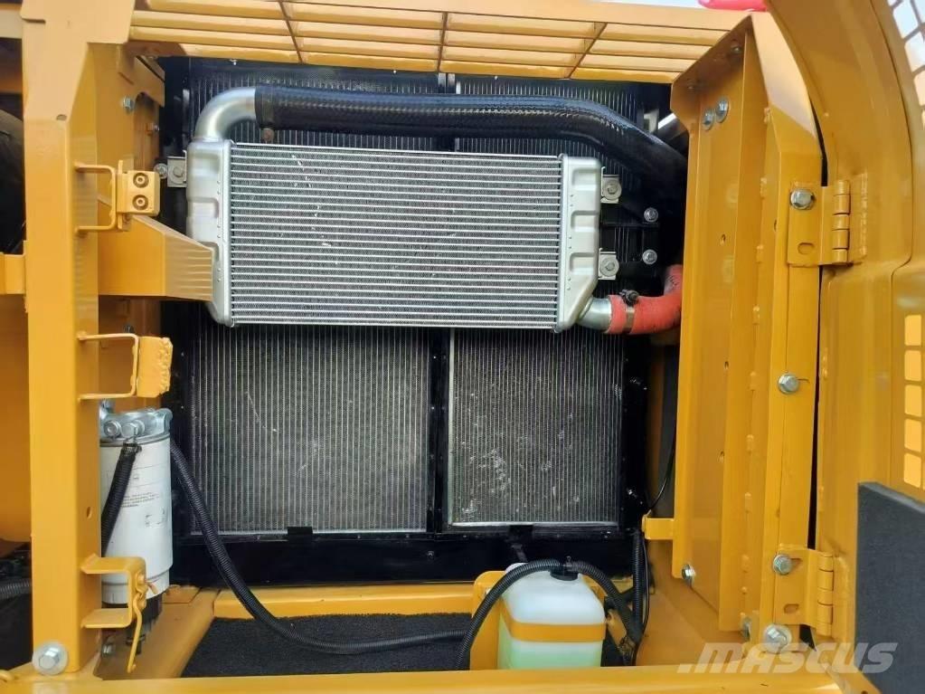 CAT 320D2L Bandgrävare