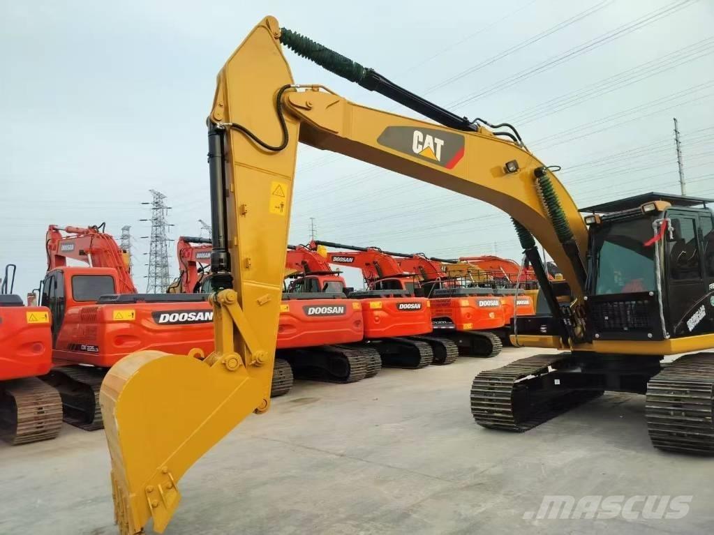 CAT 320D2L Bandgrävare