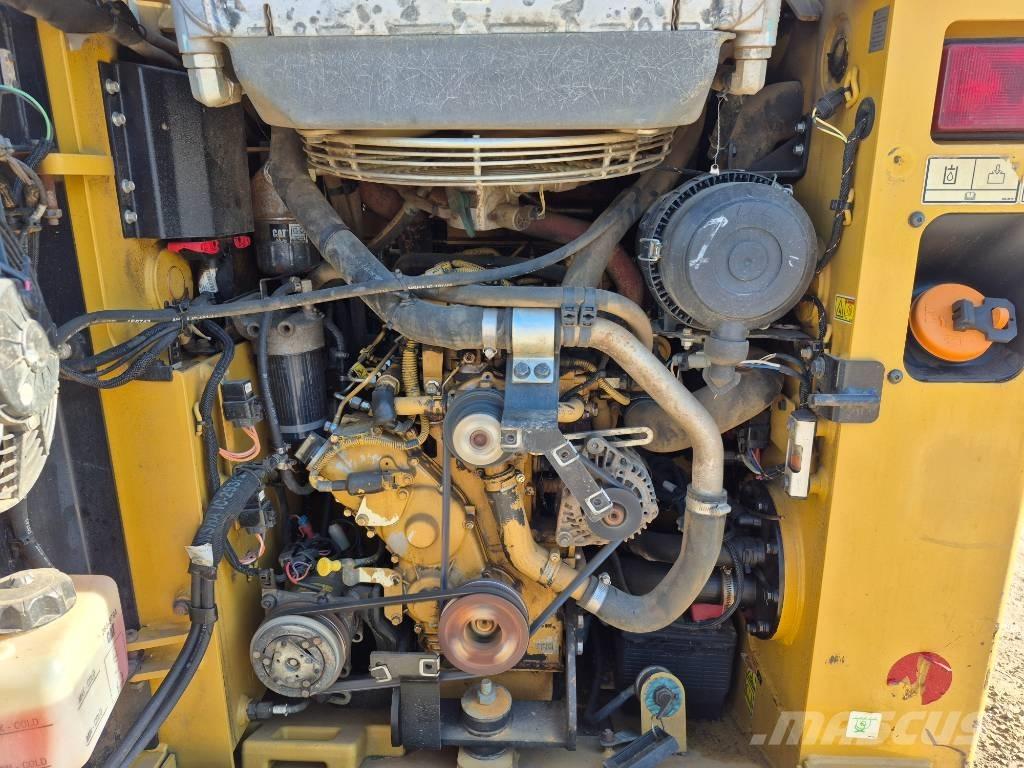 CAT 249 D Kompaktlastare