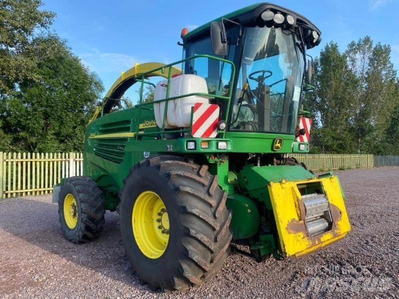 John Deere 7400 Självgående fälthackar