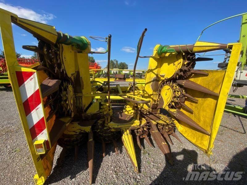 John Deere 7400 Självgående fälthackar