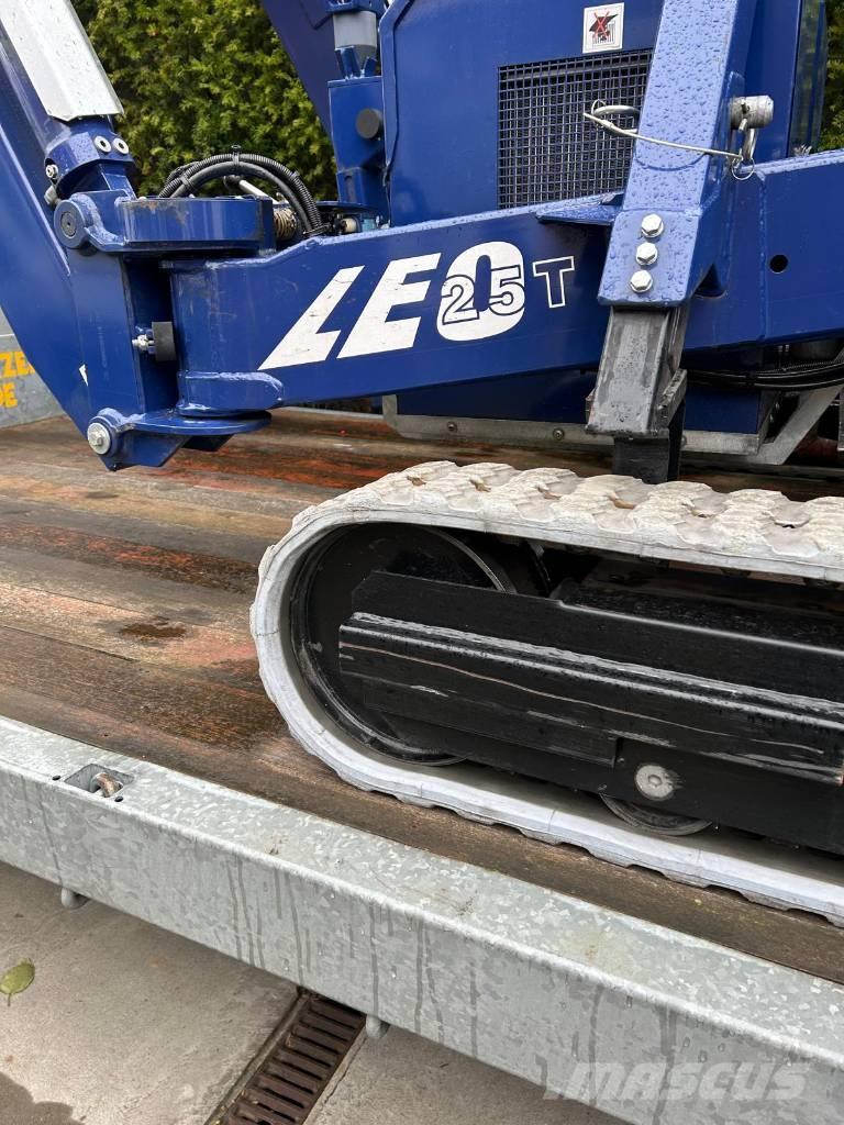 Teupen Leo 25T Teleskop bomliftar