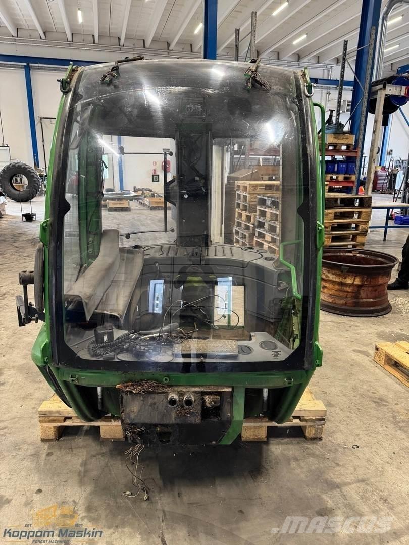 John Deere 1210E Hytter och interiör