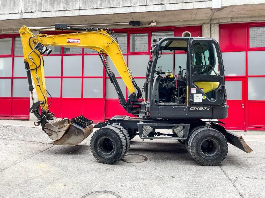 Doosan DX 57 W-5 Hjulgrävare