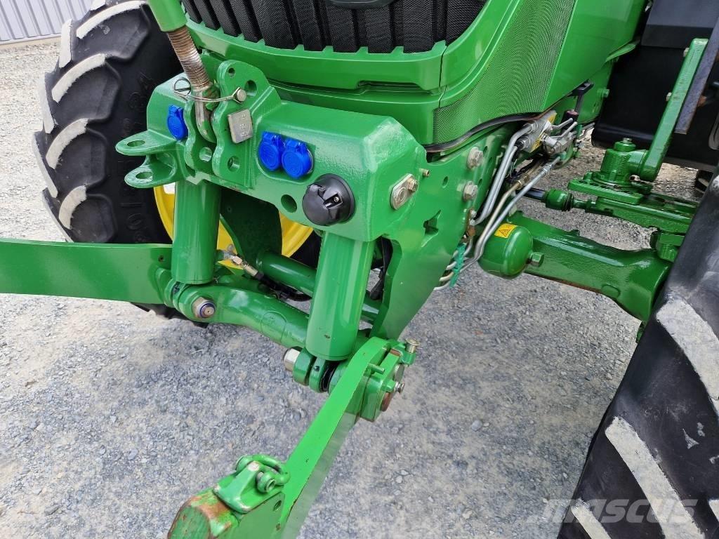 John Deere 6115 R Traktorer