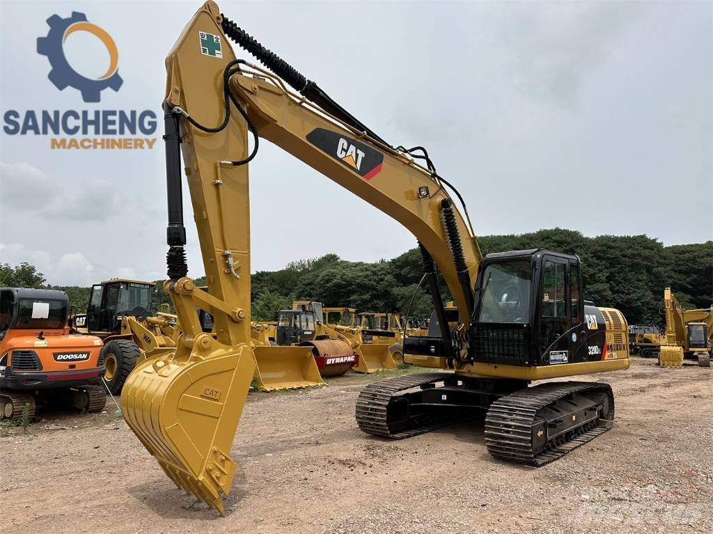 CAT 320 D2L Bandgrävare