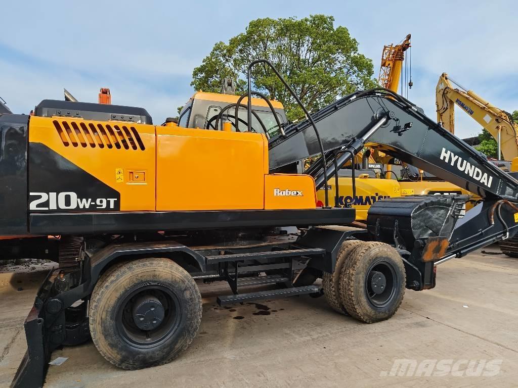 Hyundai R210W-9 Hjulgrävare