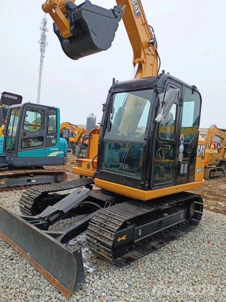 CAT 307 Bandgrävare