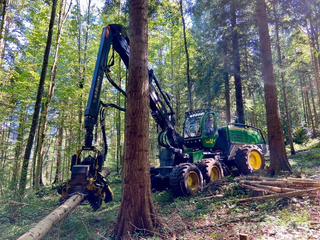 John Deere 1270 G Skördare