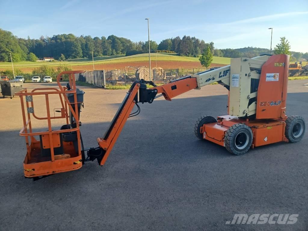 JLG E 300 AJP Bomliftar